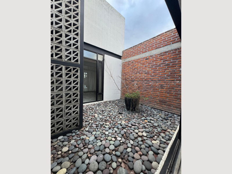 856684b8-1996-45b2-bbf6-fa2753a6b300