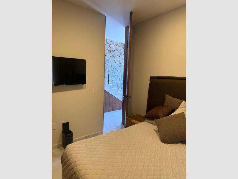 50a55032-7a1c-41e4-84f5-2115ce662121