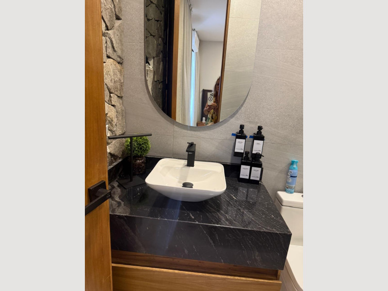 8926f54d-21c3-40b8-a5a9-75620c42a072