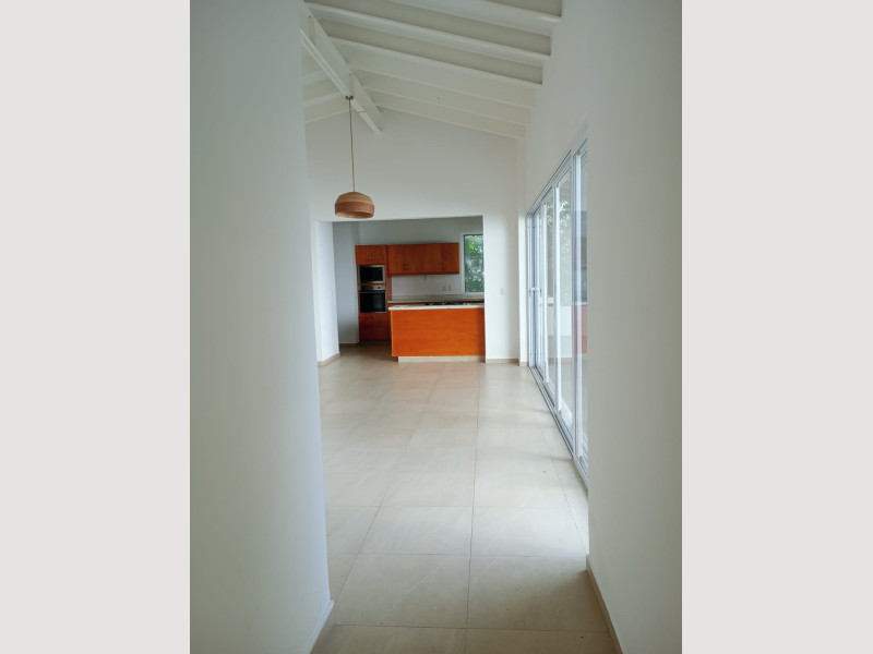 61ac7050-b9a9-40cb-b877-ff6a395b0cfa