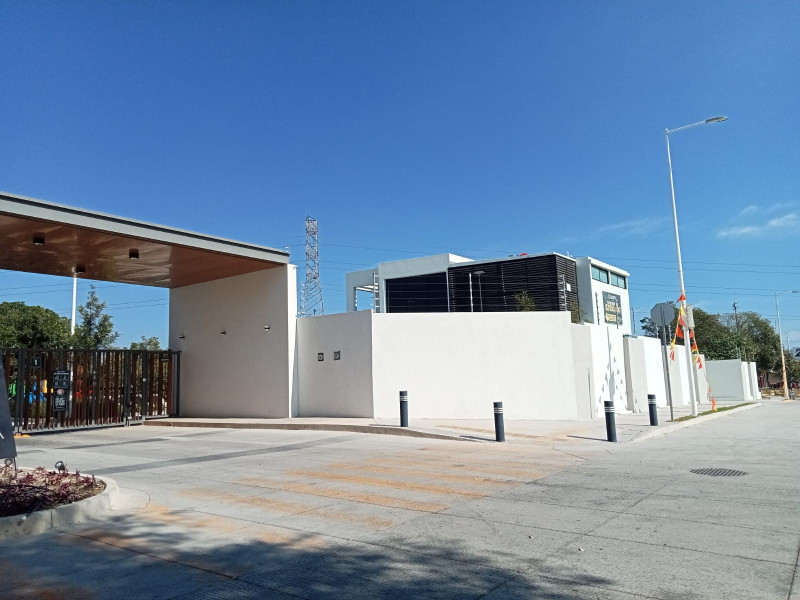 044a82e6-aea8-4f72-a180-2fb56a17c6a1