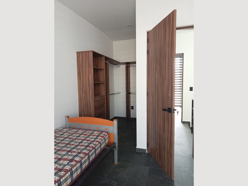 6d9b196e-610f-4f98-8d92-777e91f1bd71