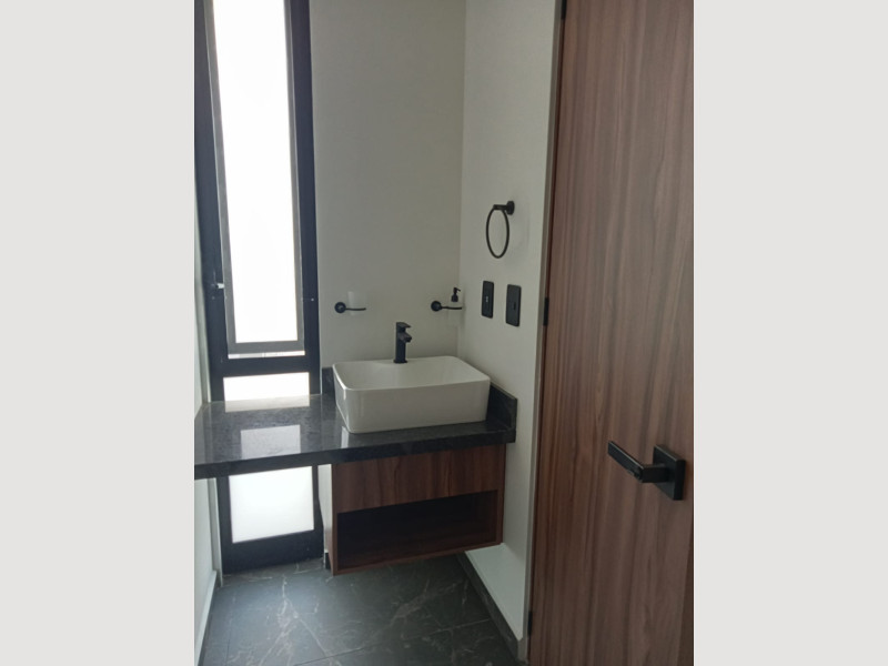 b9b622a9-5e9f-4771-93b0-eec9e16d9eea