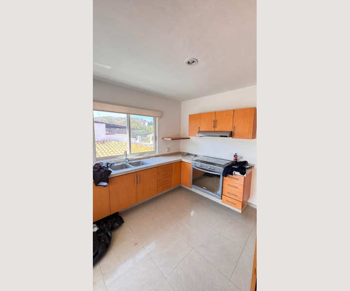 5670d9a2-8d74-4c89-af5b-cf083a8bb4ed