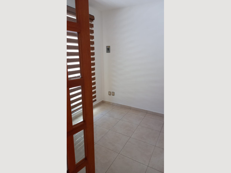 90b4cbbe-9772-4778-8df9-edbe34e93903