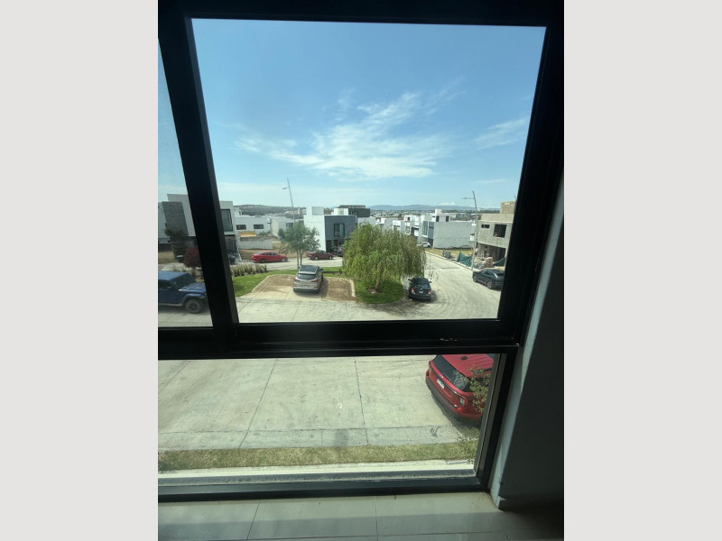 da2e8d03-f962-45de-b39f-0803ae4d0d60