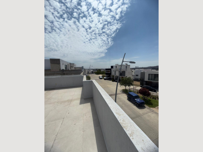 ef2dd980-db7f-42d3-8640-84993908edc8