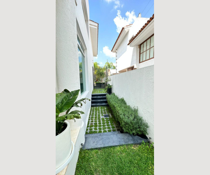 b55931fc-8a37-4725-a234-b11f2c66a103