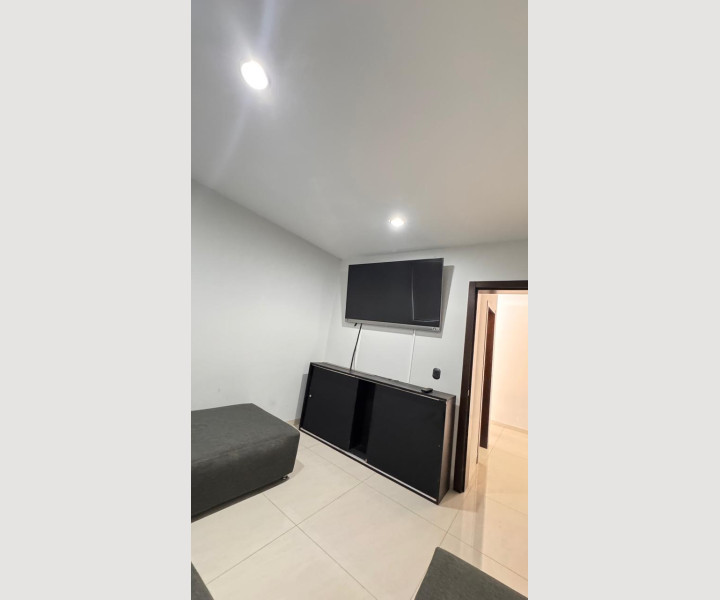 303cb330-e386-46c7-a424-35c7772fff35