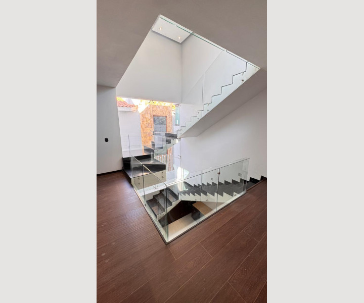 74a45357-9fb7-4ff1-9dcd-fabc1fa6614a